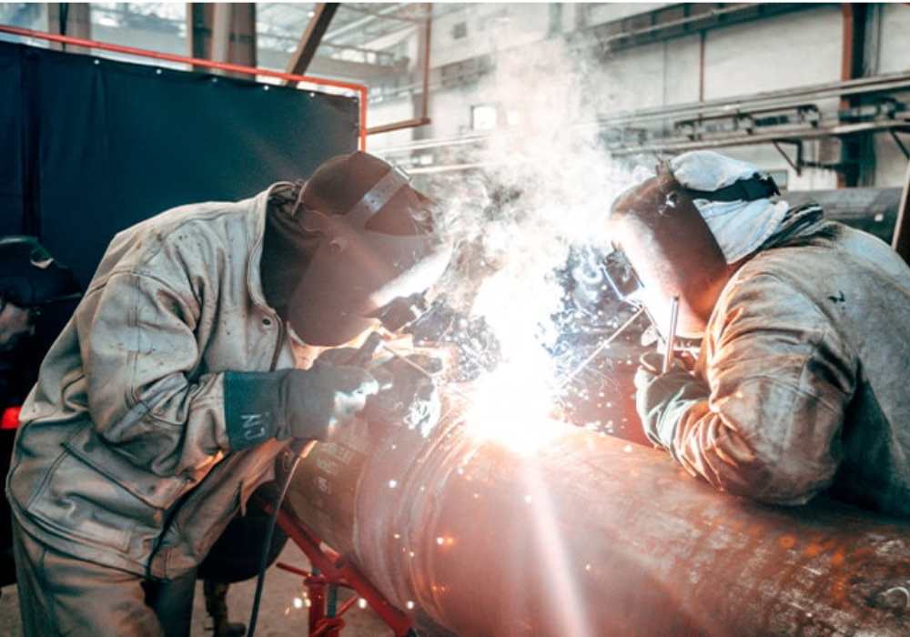 Se necesita soldador para cañerías industriales